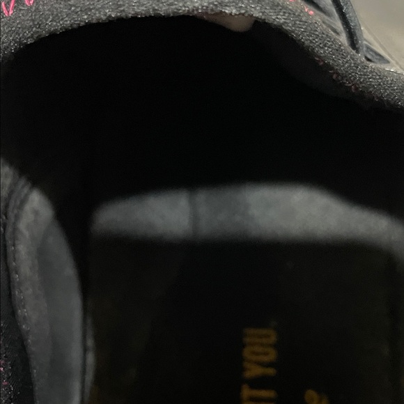 Clove doesn’t have to be boring….Black and Pink Leopard Sneakers - Picture 8 of 10